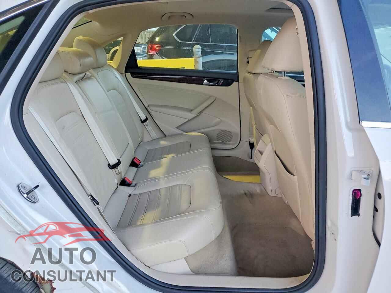 VOLKSWAGEN PASSAT 2012 - 1VWCP7A32CC036296