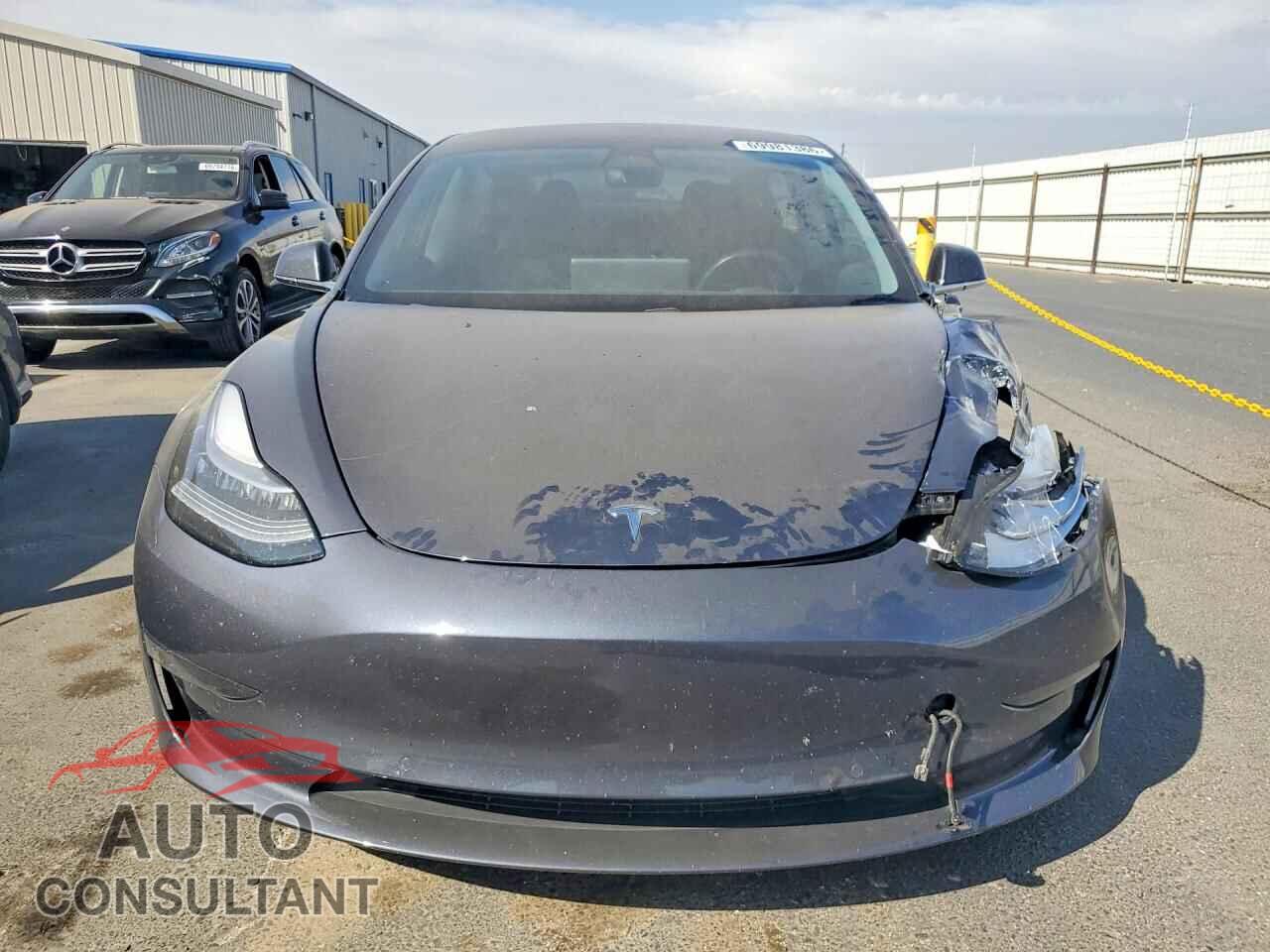 TESLA MODEL 3 2018 - 5YJ3E1EAXJF153493