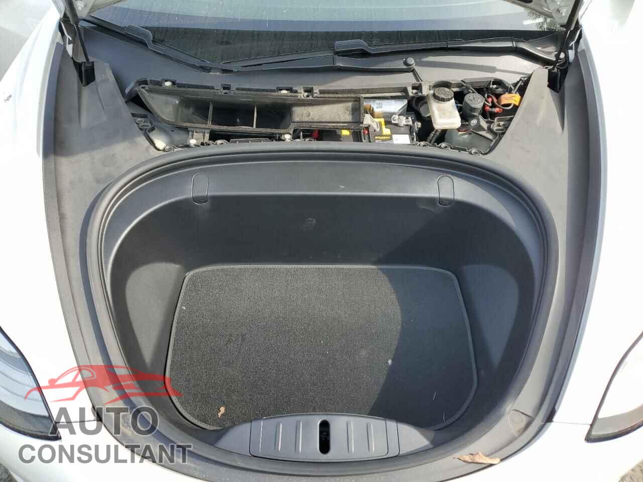 TESLA MODEL 3 2018 - 5YJ3E1EB4JF120045