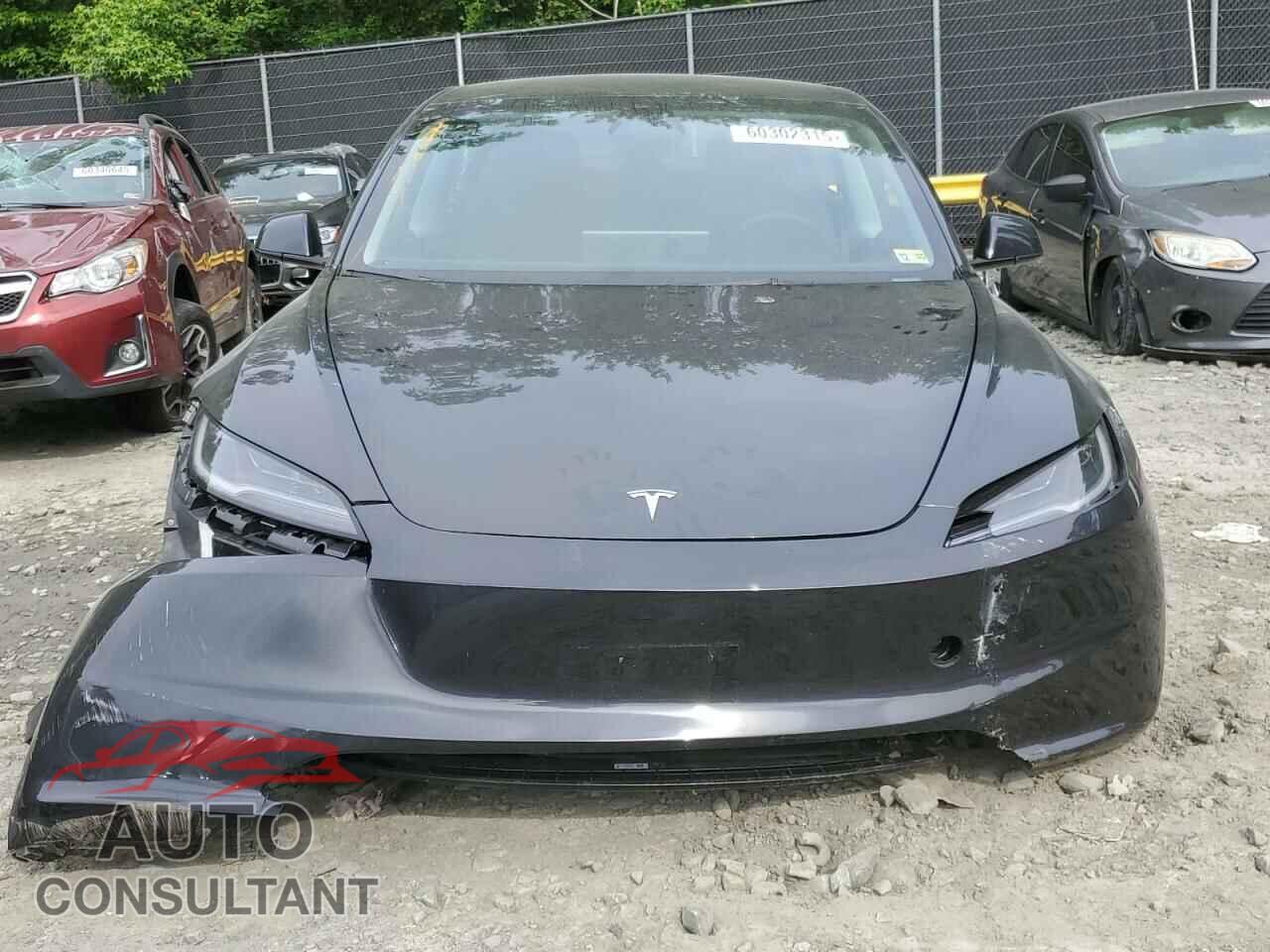 TESLA MODEL 3 2025 - 5YJ3E1EAXSF878982