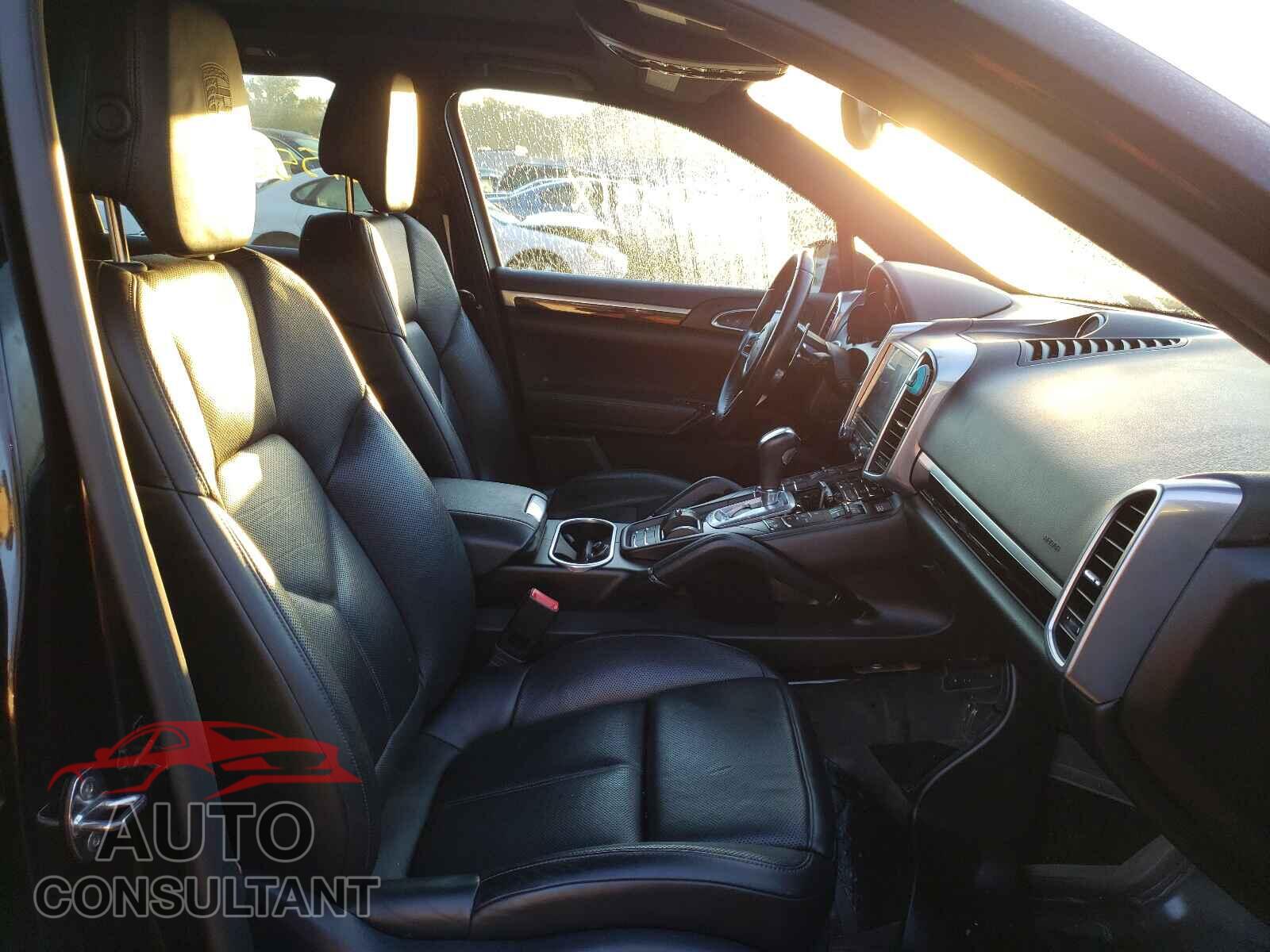 PORSCHE CAYENNE 2017 - WP1AA2A22HKA82163