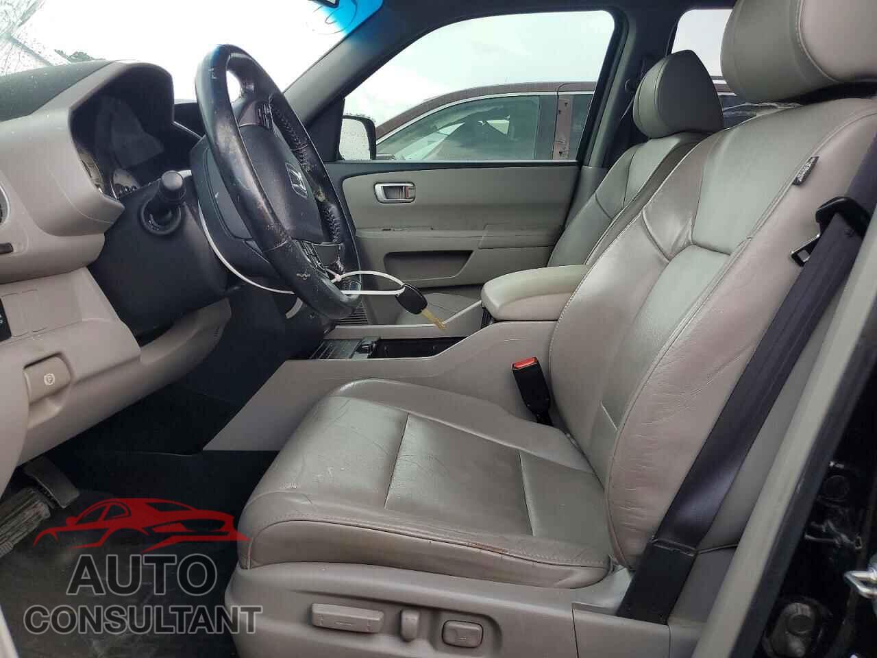 HONDA PILOT 2011 - 5FNYF4H55BB053600