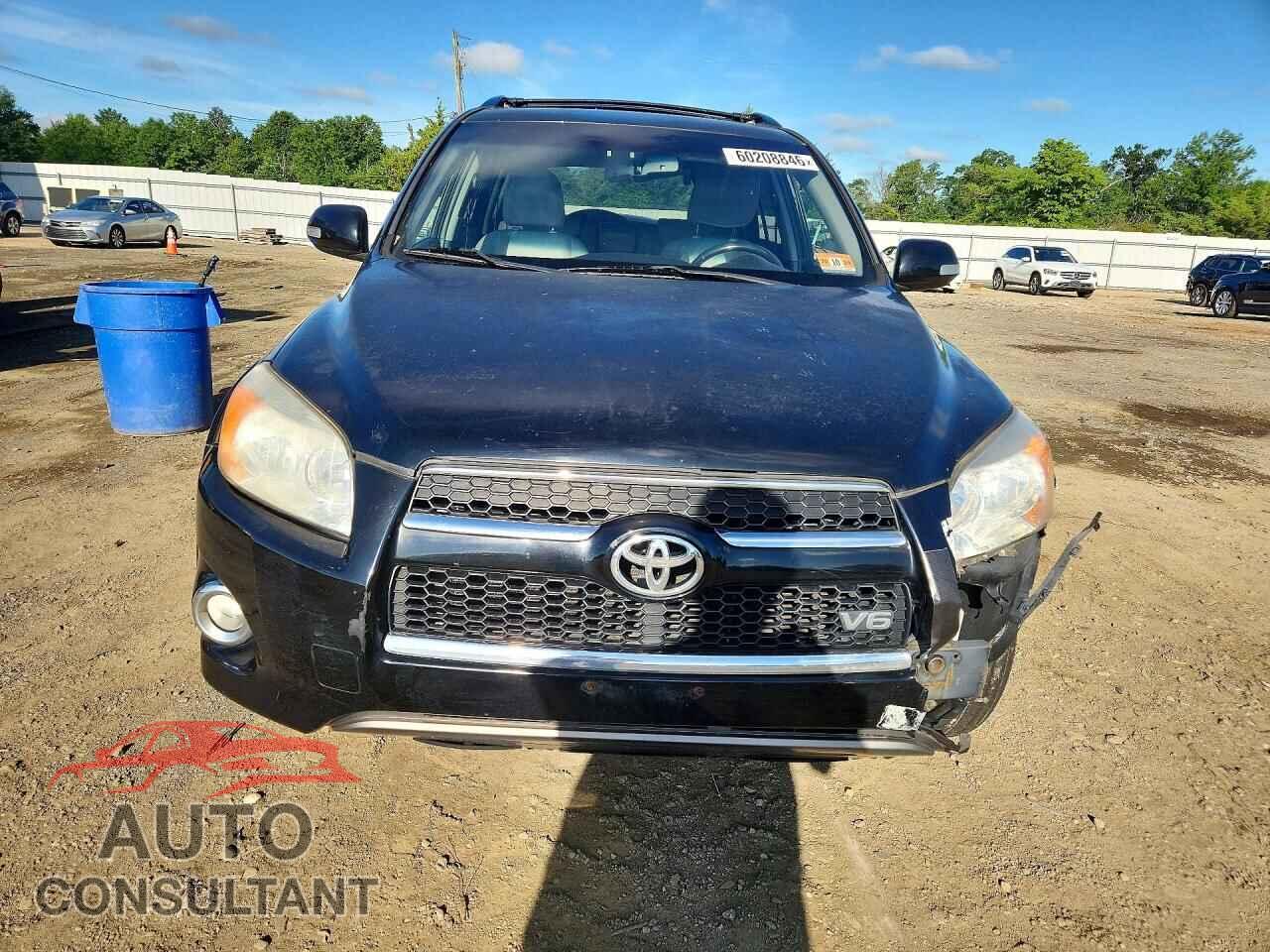 TOYOTA RAV4 2011 - JTMDK4DV7BD018032