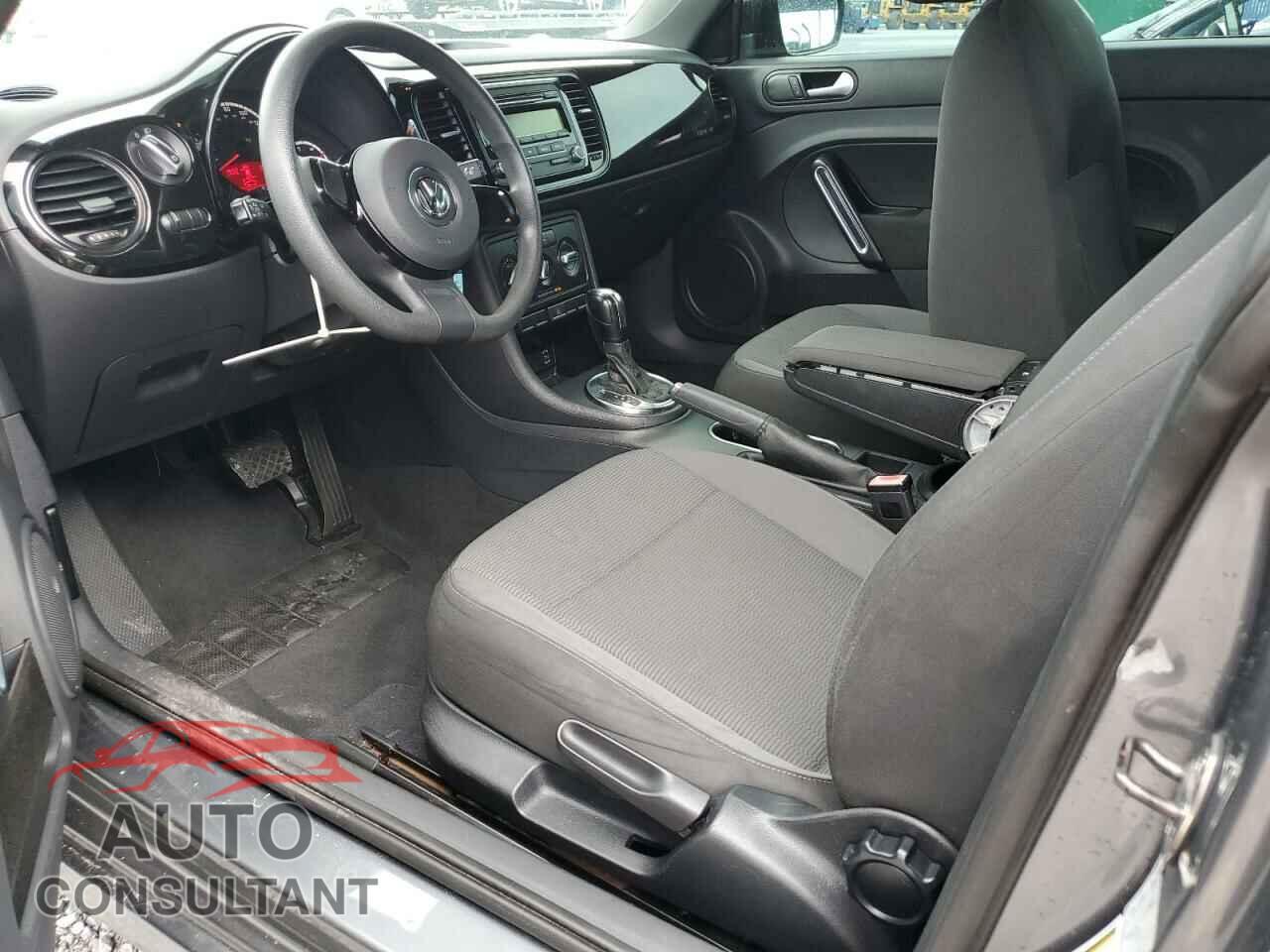VOLKSWAGEN BEETLE 2014 - 3VWF17AT2EM642942