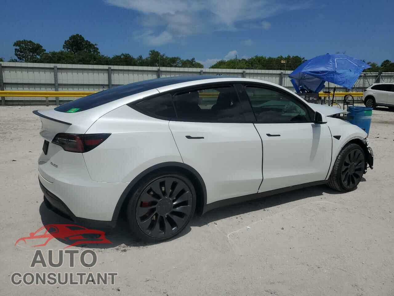 TESLA MODEL Y 2023 - 7SAYGDEF0PF762990