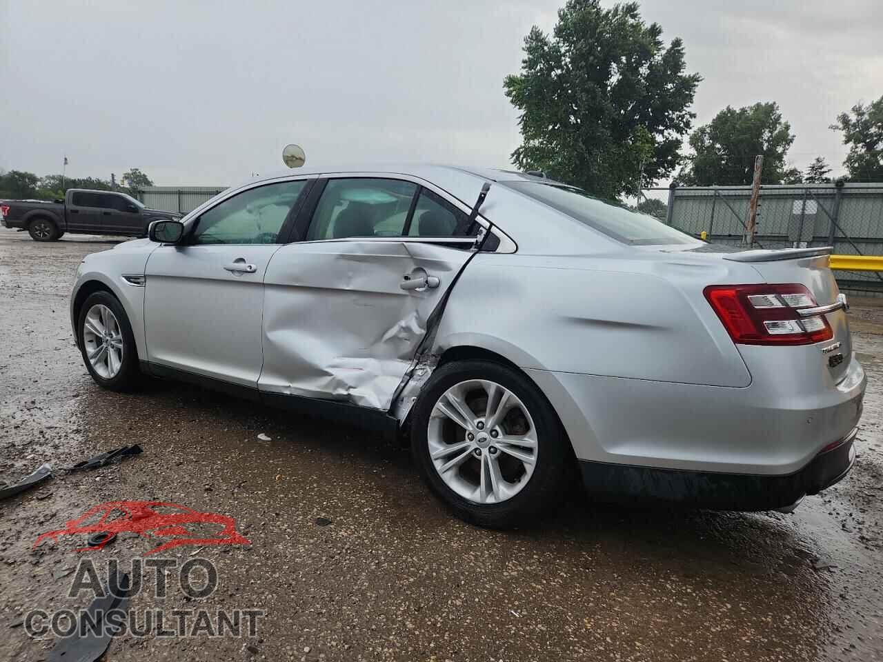 FORD TAURUS 2013 - 1FAHP2E82DG111340
