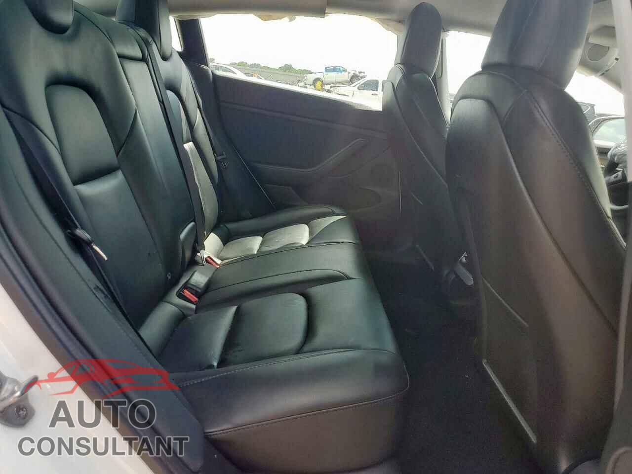 TESLA MODEL 3 2022 - 5YJ3E1EB5NF109660