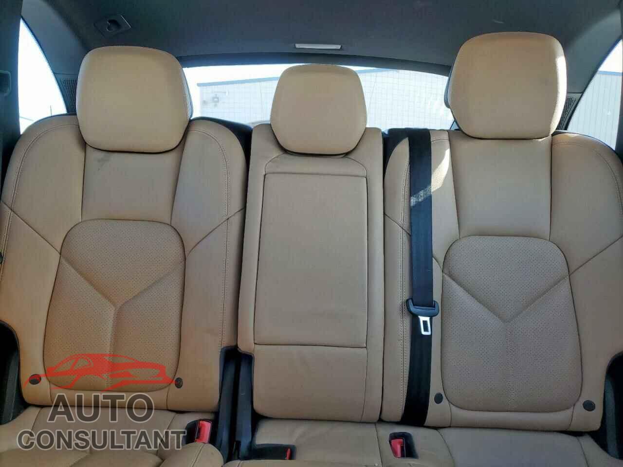 PORSCHE CAYENNE 2017 - WP1AA2A28HKA87576