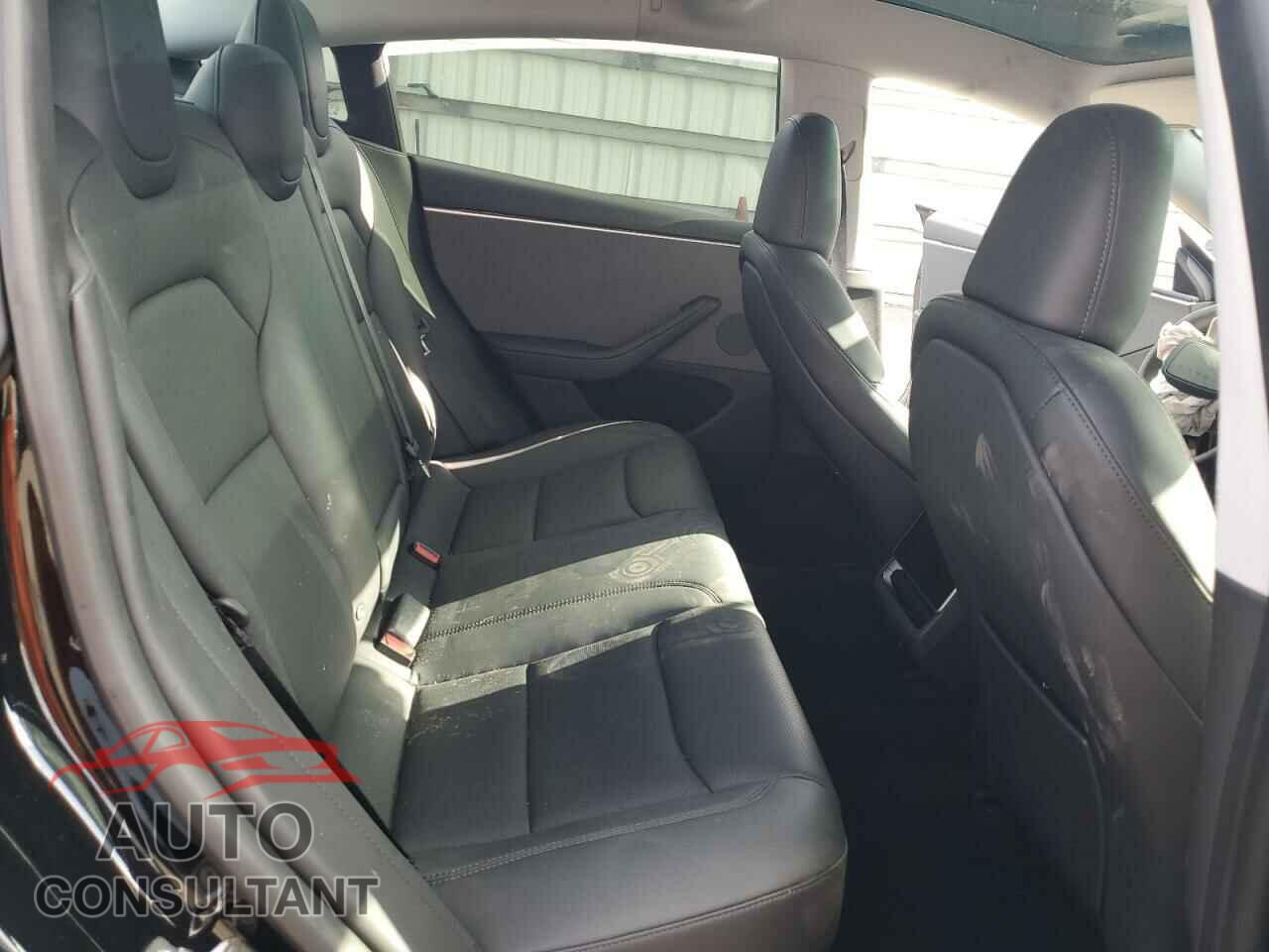 TESLA MODEL 3 2024 - 5YJ3E1EA4RF758203