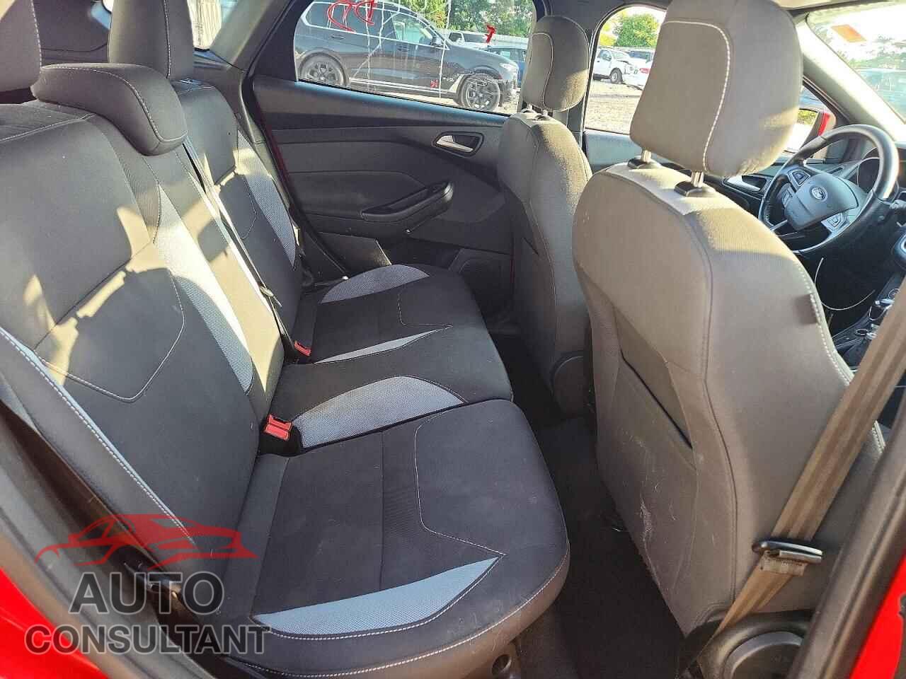 FORD FOCUS 2017 - 1FADP3L94HL310063