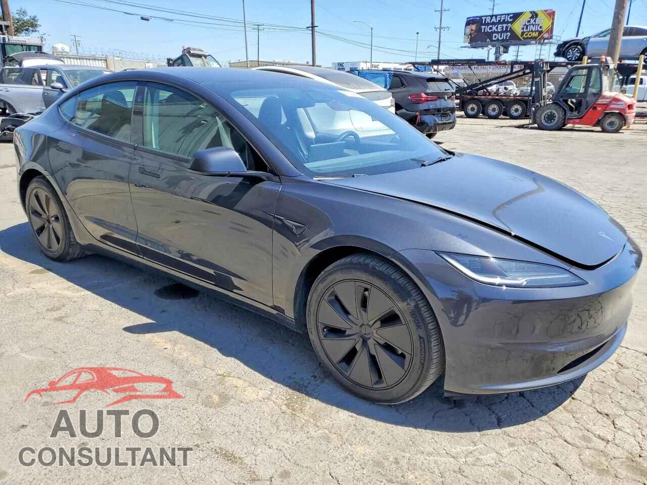 TESLA MODEL 3 2024 - 5YJ3E1EA5RF747517
