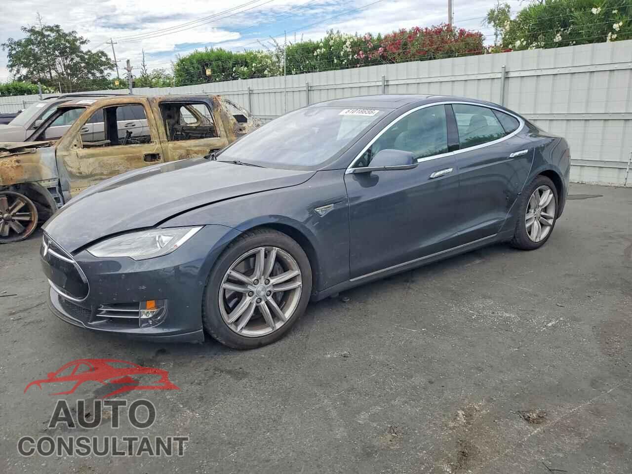 TESLA MODEL S 2015 - 5YJSA1E21FF110961