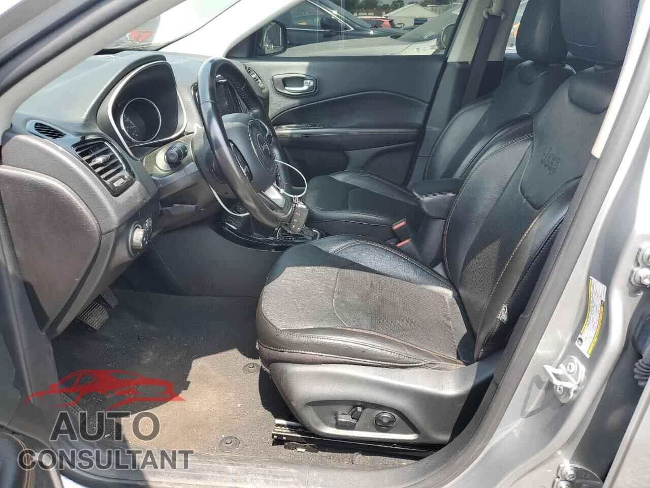 JEEP COMPASS 2020 - 3C4NJCCB0LT241310