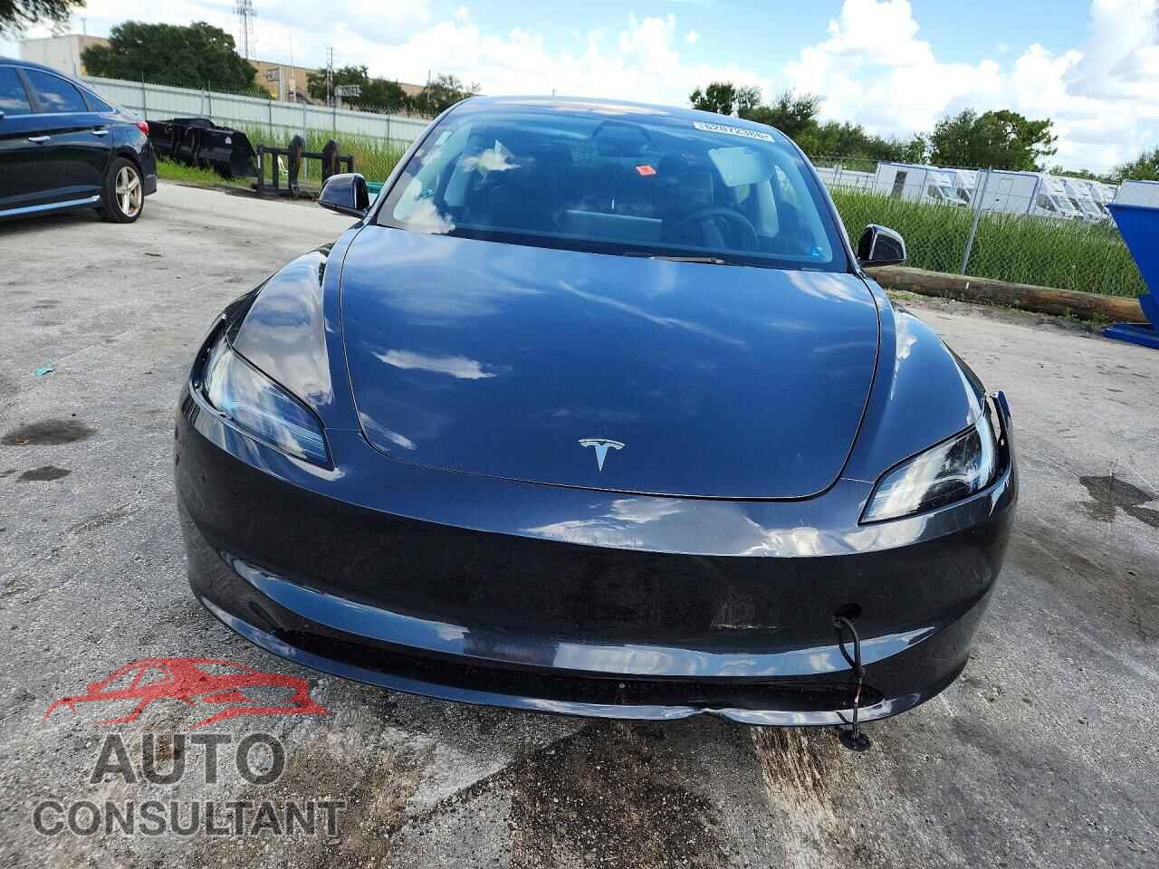 TESLA MODEL 3 2025 - 5YJ3E1EBXSF884130