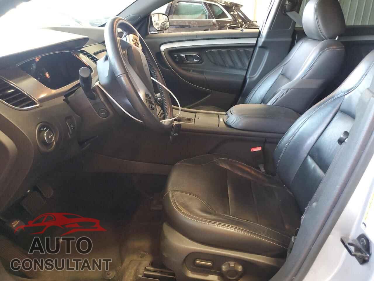 FORD TAURUS 2017 - 1FAHP2H81HG112125