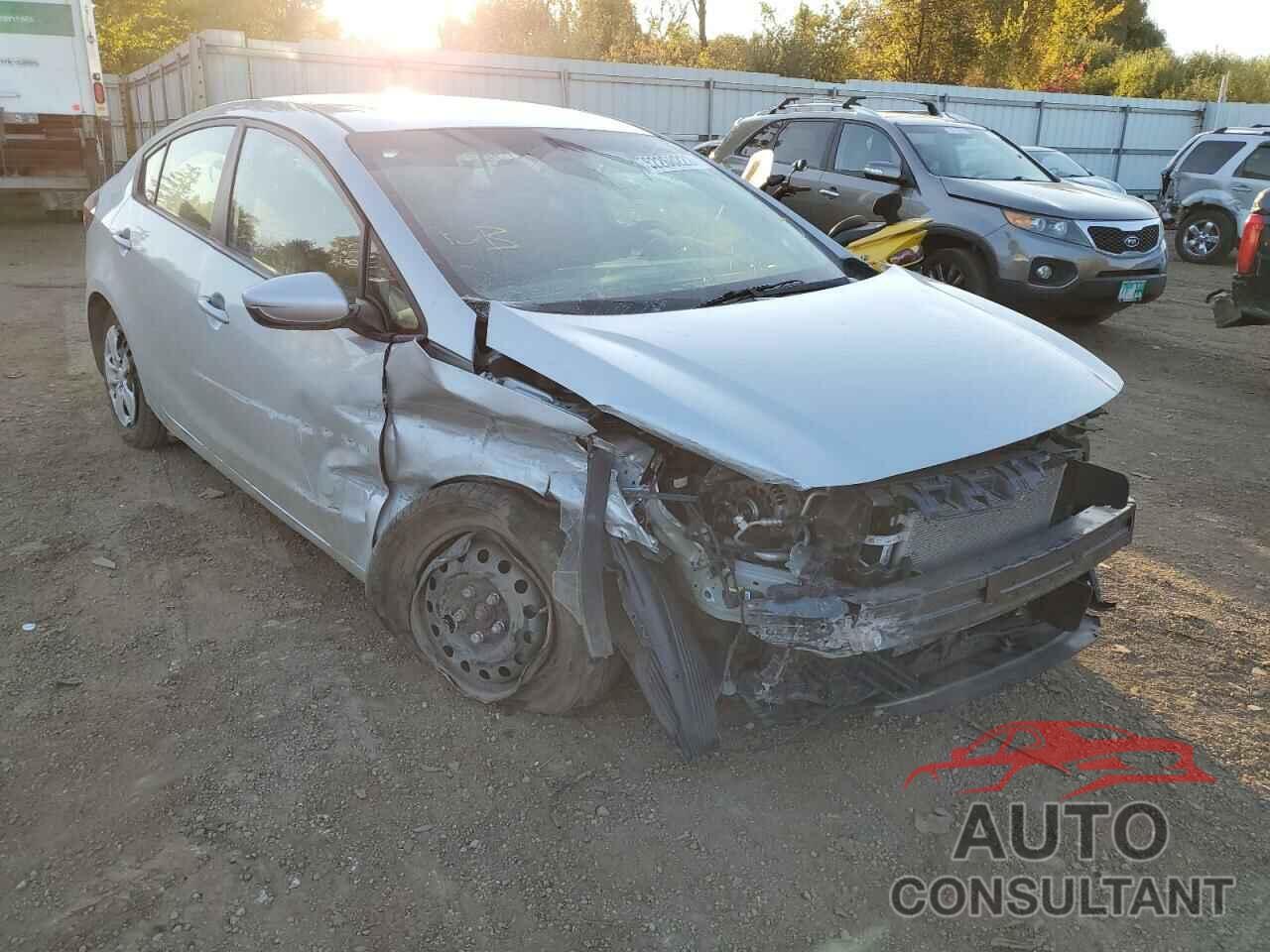 KIA FORTE 2018 - 3KPFK4A77JE183560