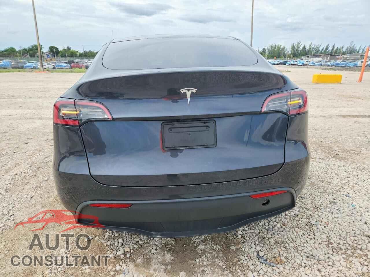 TESLA MODEL Y 2024 - 7SAYGDED9RF056098