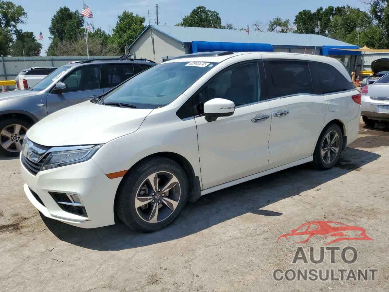 HONDA ODYSSEY 2018 - 5FNRL6H88JB021158