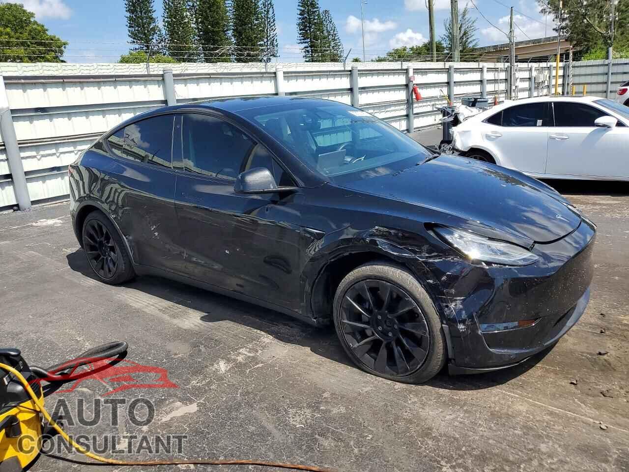 TESLA MODEL Y 2022 - 7SAYGDEE2NA006742