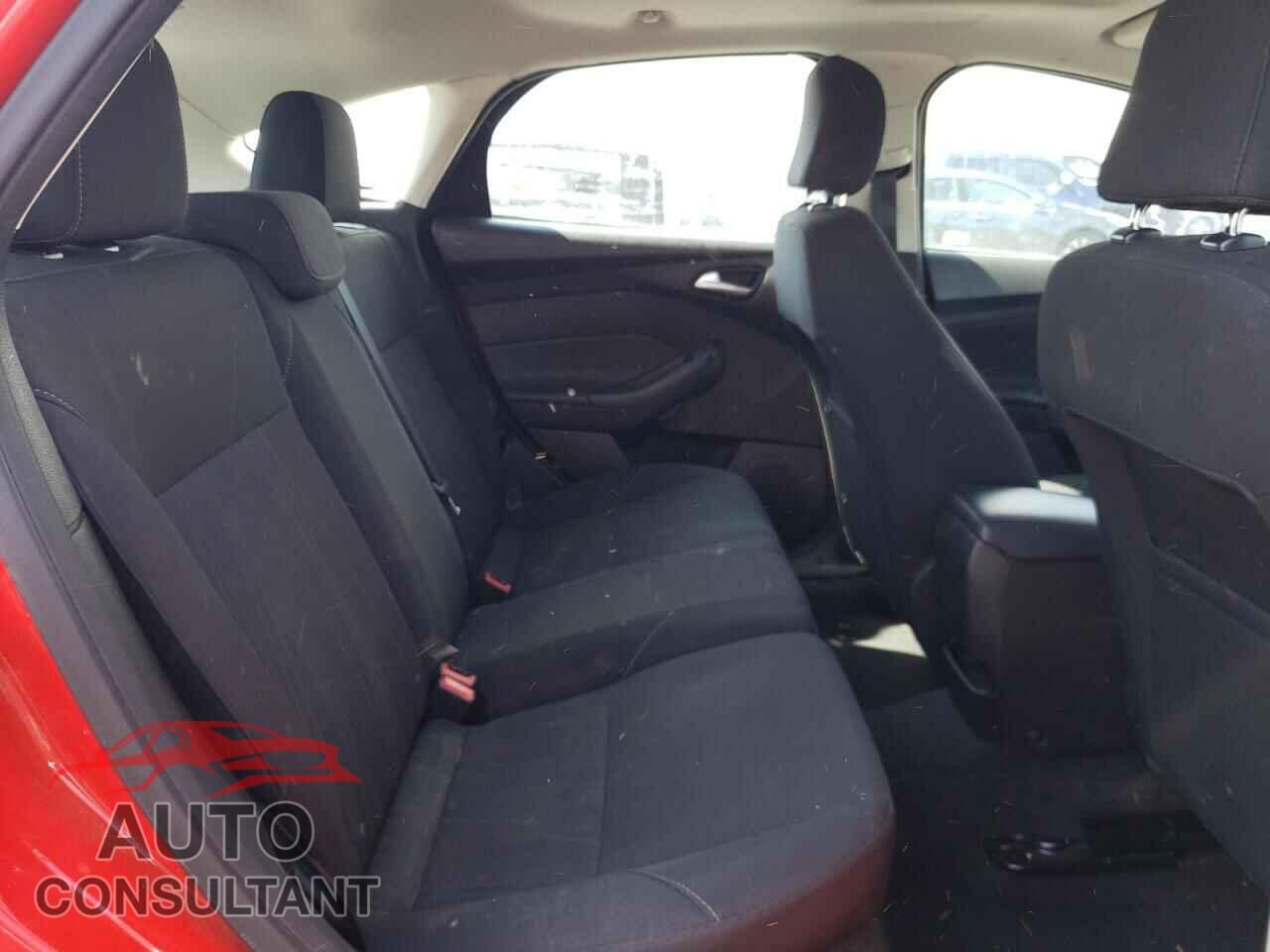 FORD FOCUS 2016 - 1FADP3K23GL284378