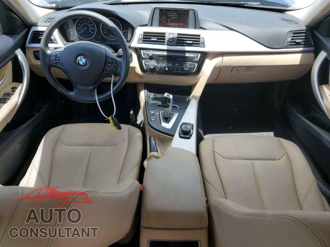 BMW 3 SERIES 2017 - WBA8A9C59HK620161