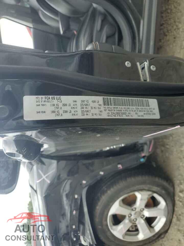 JEEP COMPASS 2019 - 3C4NJDBB2KT828937