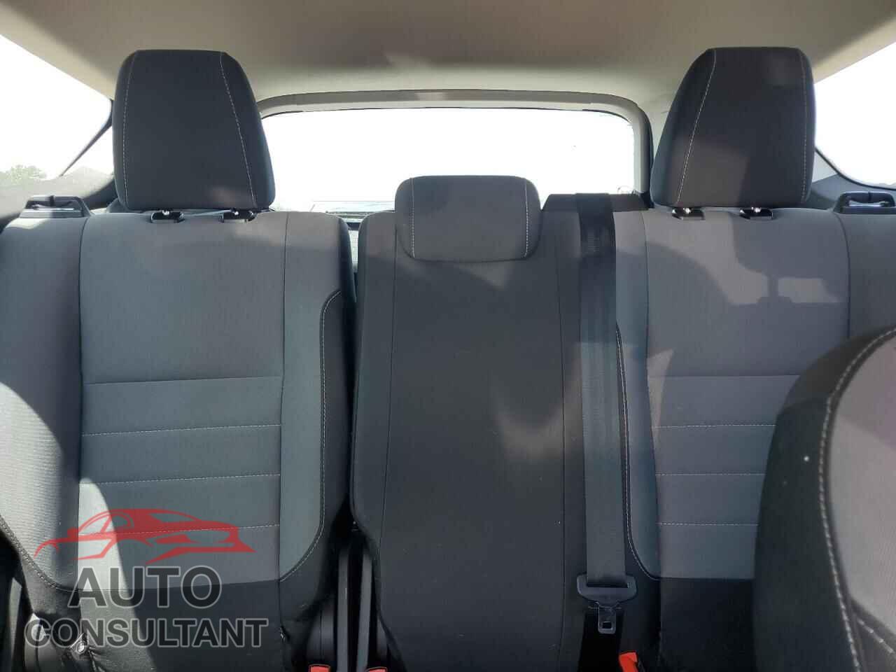 FORD ESCAPE 2017 - 1FMCU0F76HUF08317