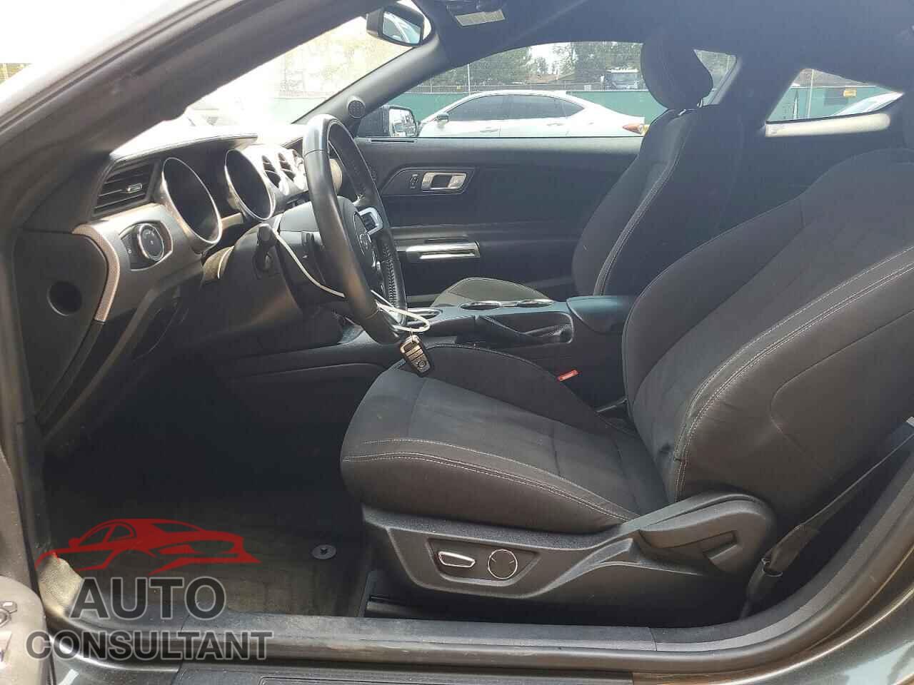 FORD MUSTANG 2018 - 1FA6P8TH2J5113108