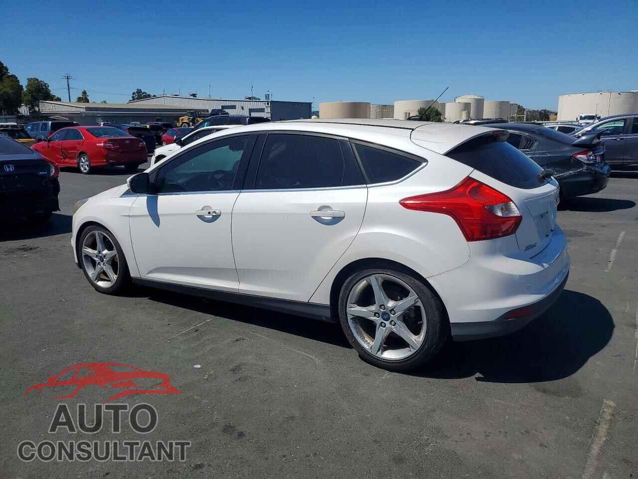 FORD FOCUS 2014 - 1FADP3N28EL176623