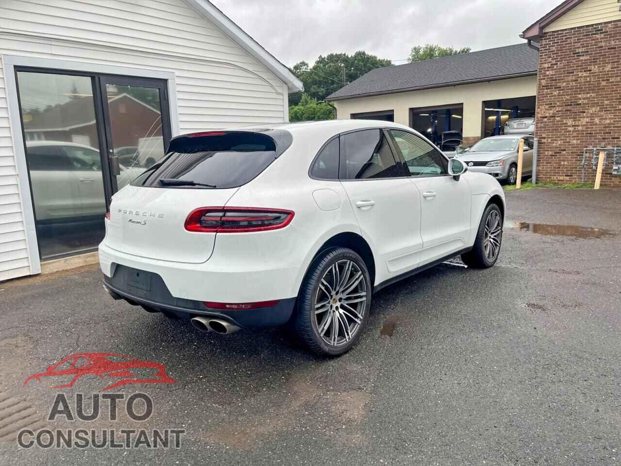 PORSCHE MACAN 2015 - WP1AB2A59FLB63160