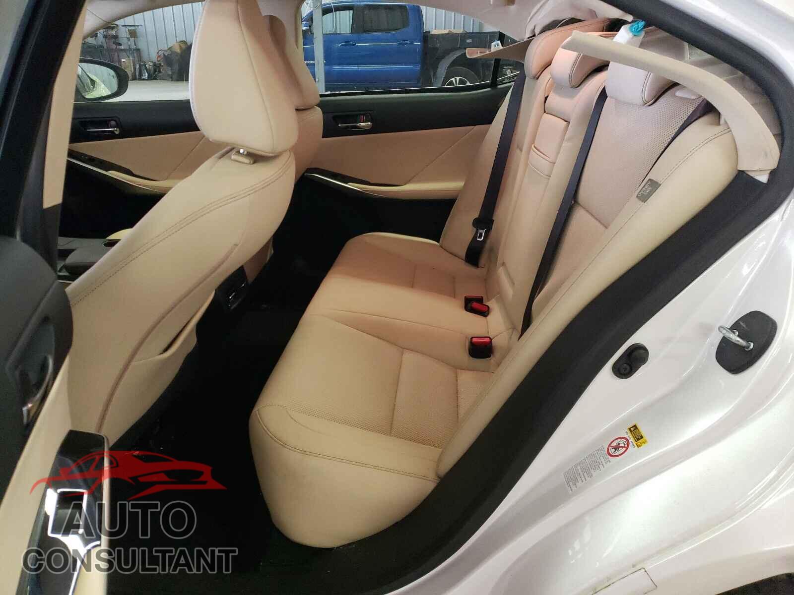 LEXUS IS 2016 - JTHBA1D23G5021329