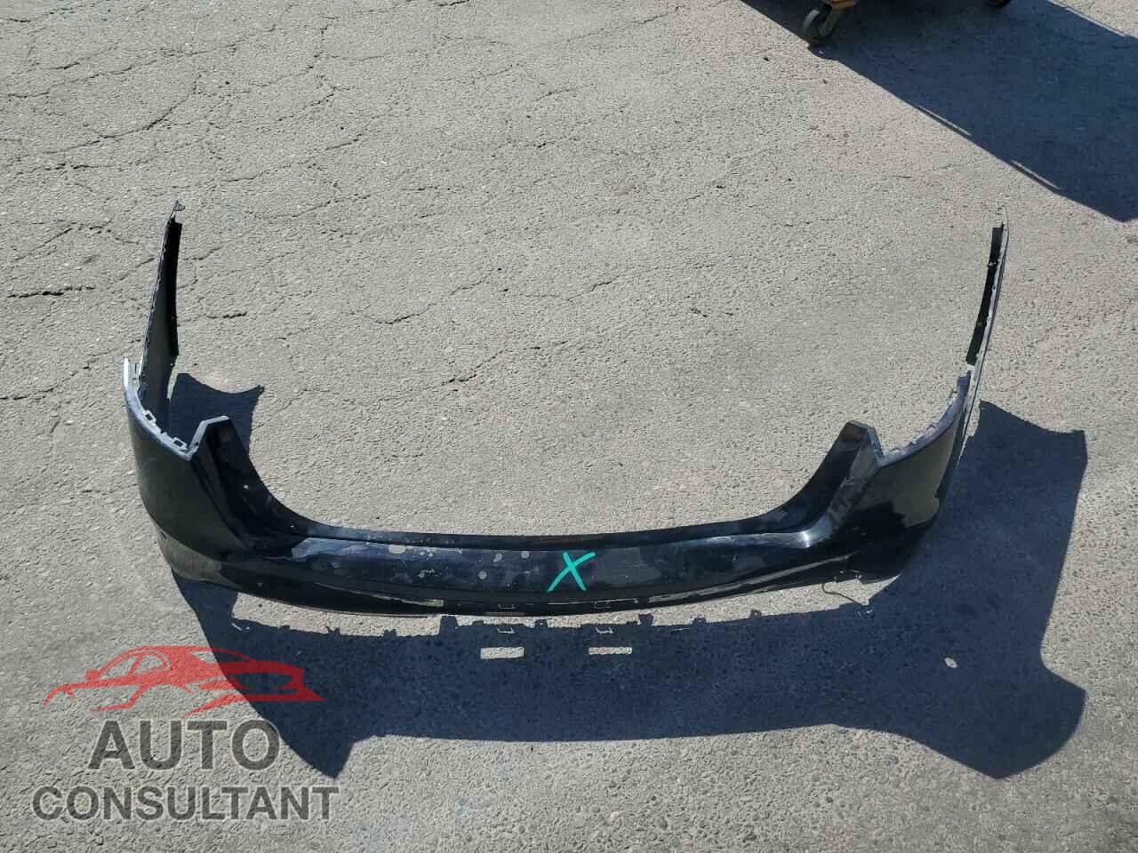 FORD TAURUS 2018 - 1FAHP2F83JG106285
