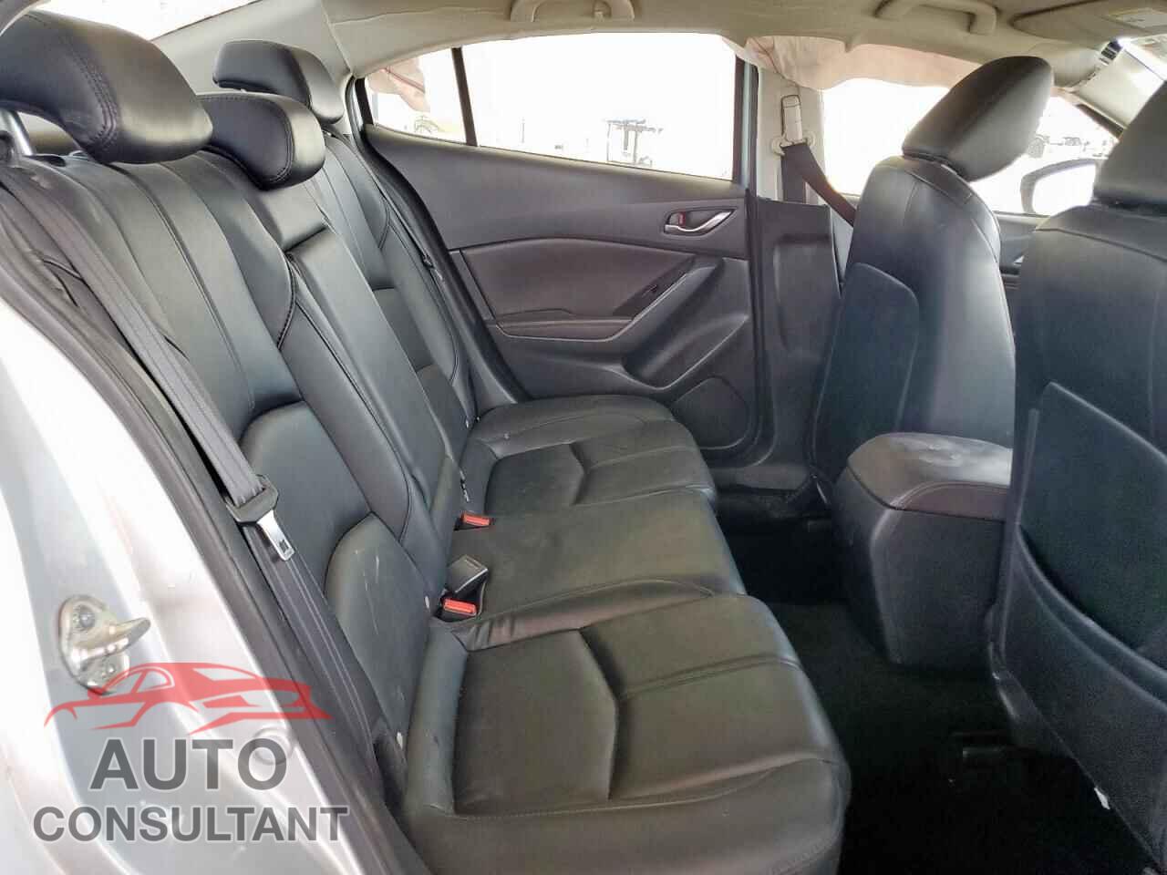 MAZDA 3 2018 - 3MZBN1V36JM199540