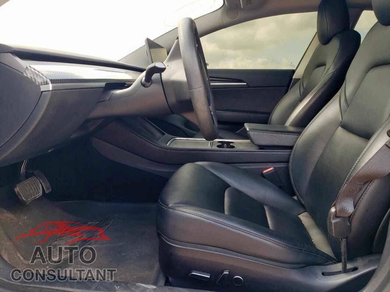 TESLA MODEL 3 2021 - 5YJ3E1EA8MF985564