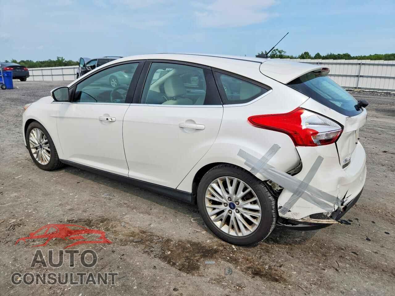 FORD FOCUS 2015 - 1FADP3N23FL228547
