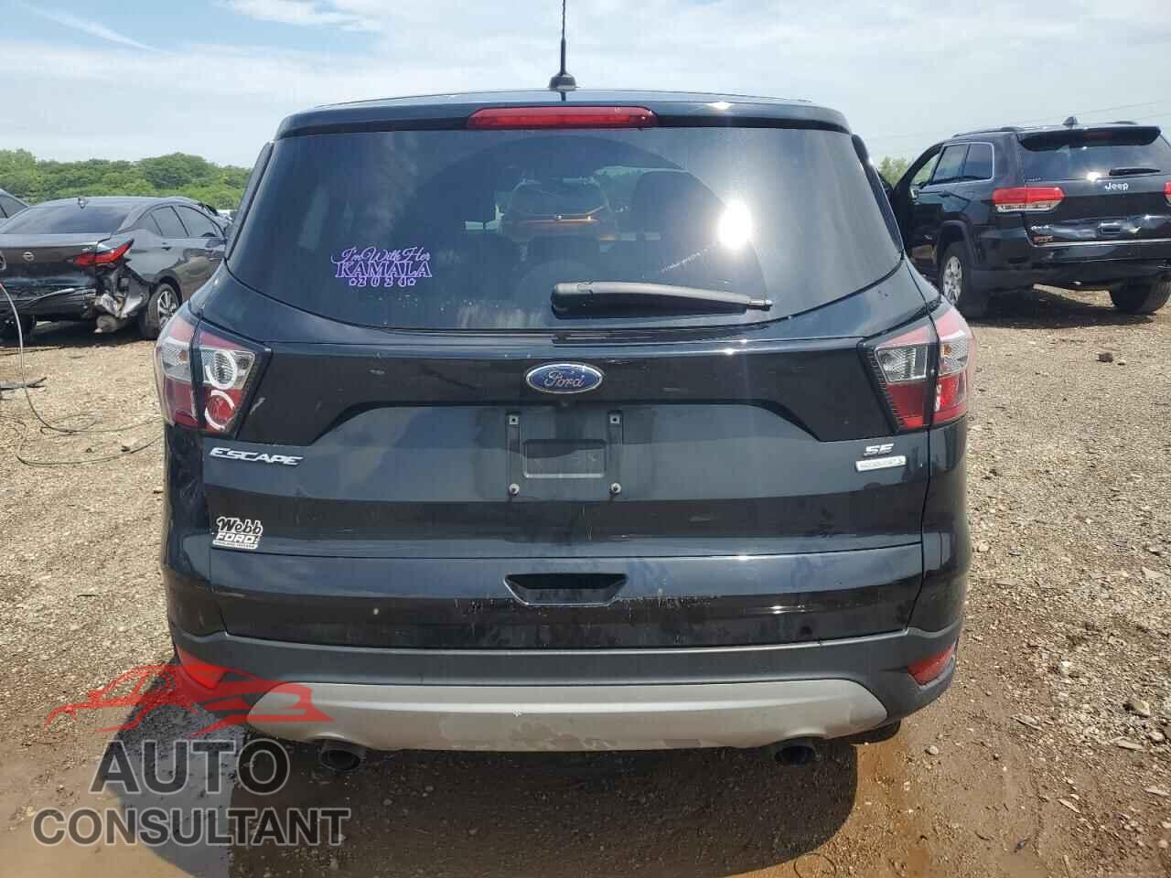 FORD ESCAPE 2017 - 1FMCU0GD7HUC77688