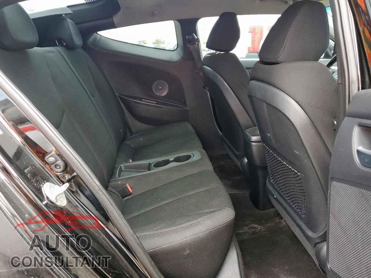 HYUNDAI VELOSTER 2016 - KMHTC6AD8GU302501