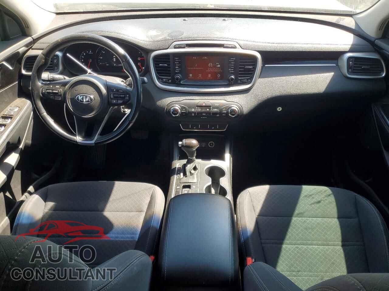 KIA SORENTO 2018 - 5XYPG4A33JG387360