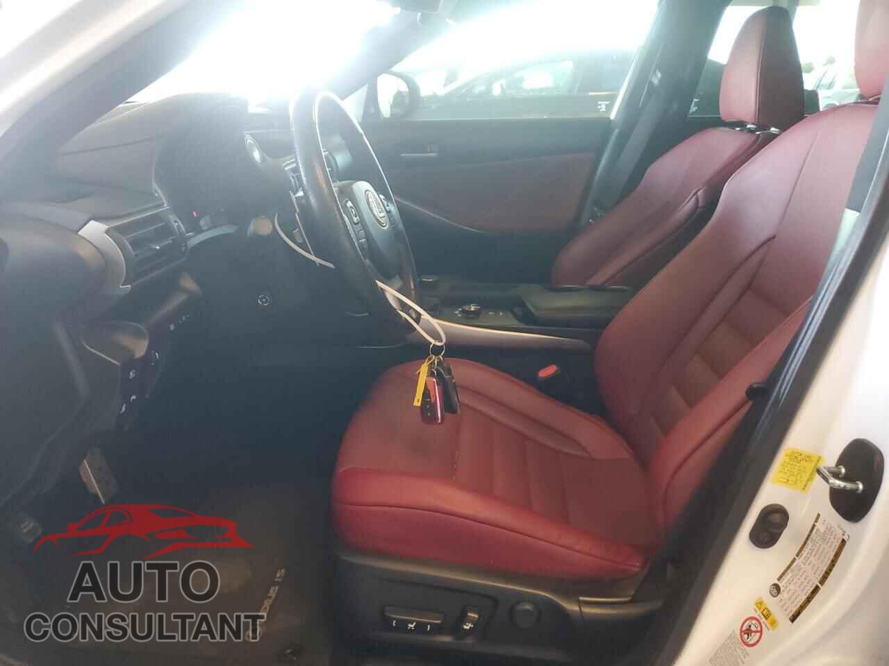LEXUS IS 2018 - JTHBA1D24J5081109