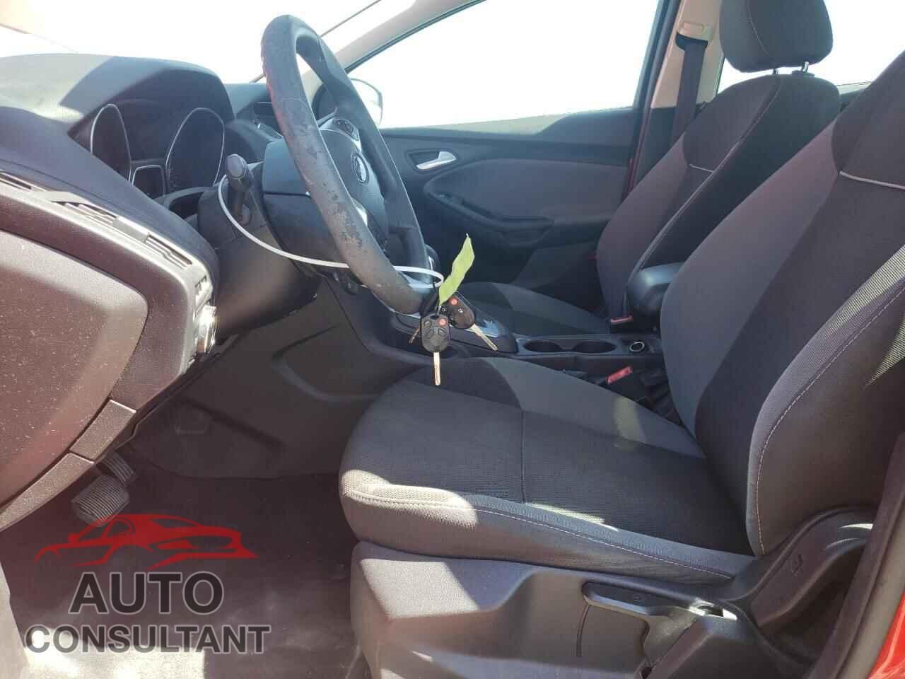 FORD FOCUS 2014 - 1FADP3F2XEL242104