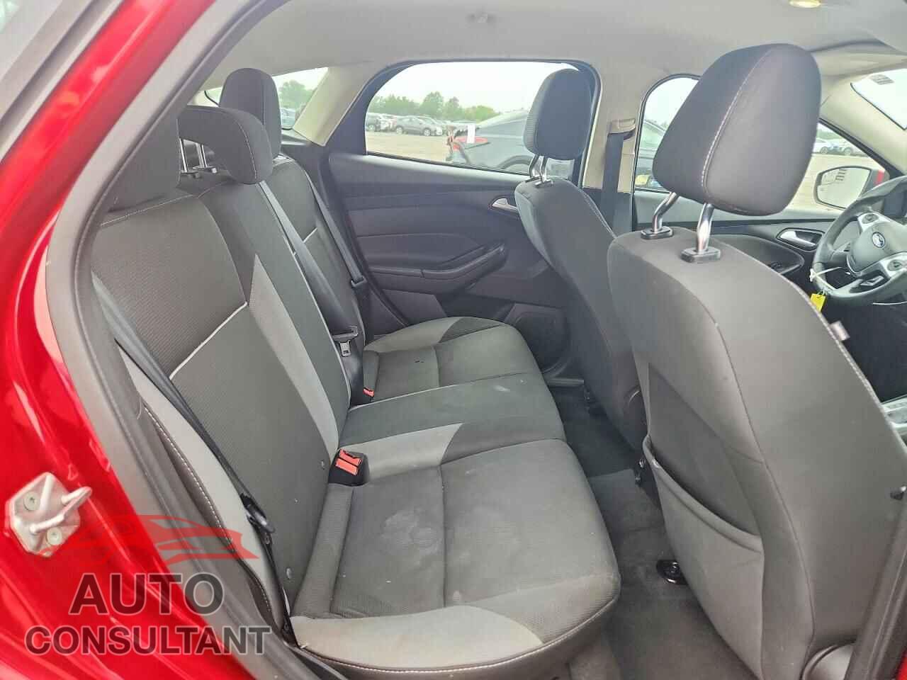 FORD FOCUS 2012 - 1FAHP3K24CL274356