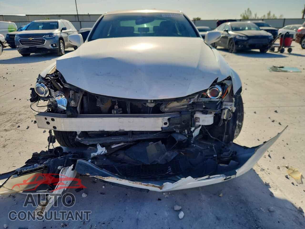 LEXUS IS 2013 - JTHBE5C26D5031247