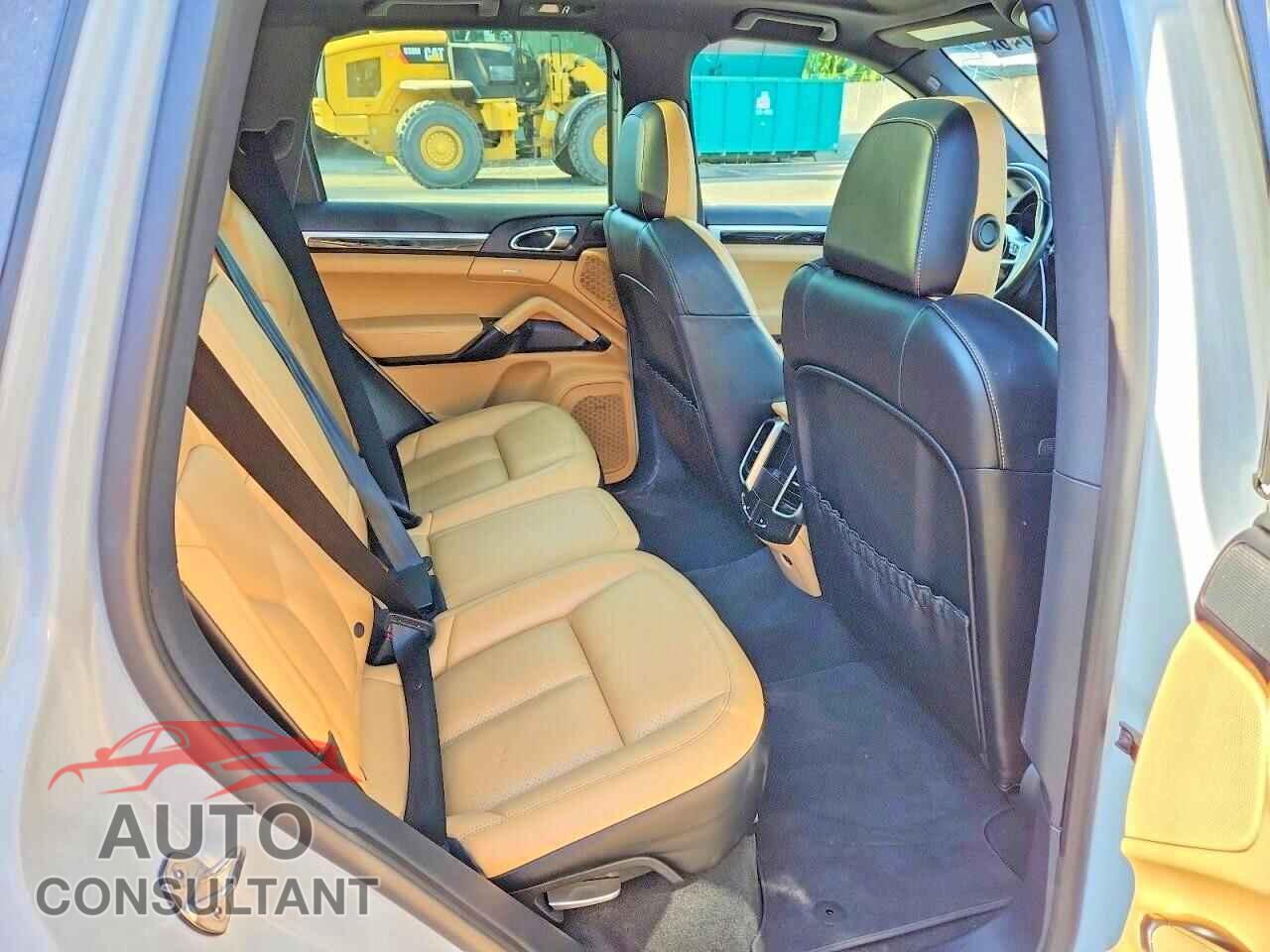 PORSCHE CAYENNE 2017 - WP1AA2A24HKA89003