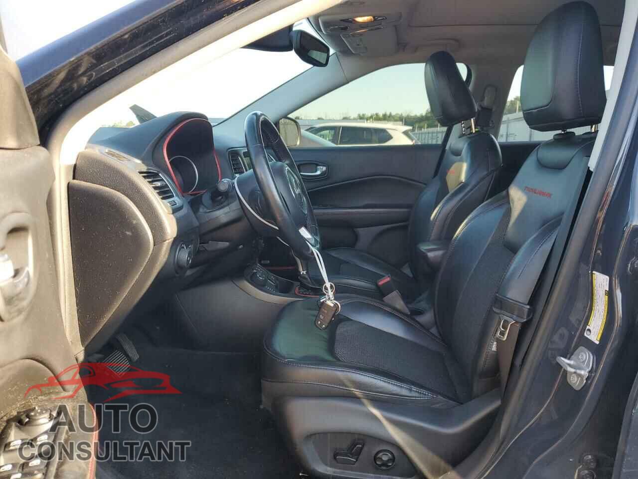 JEEP COMPASS 2018 - 3C4NJDDB5JT412005