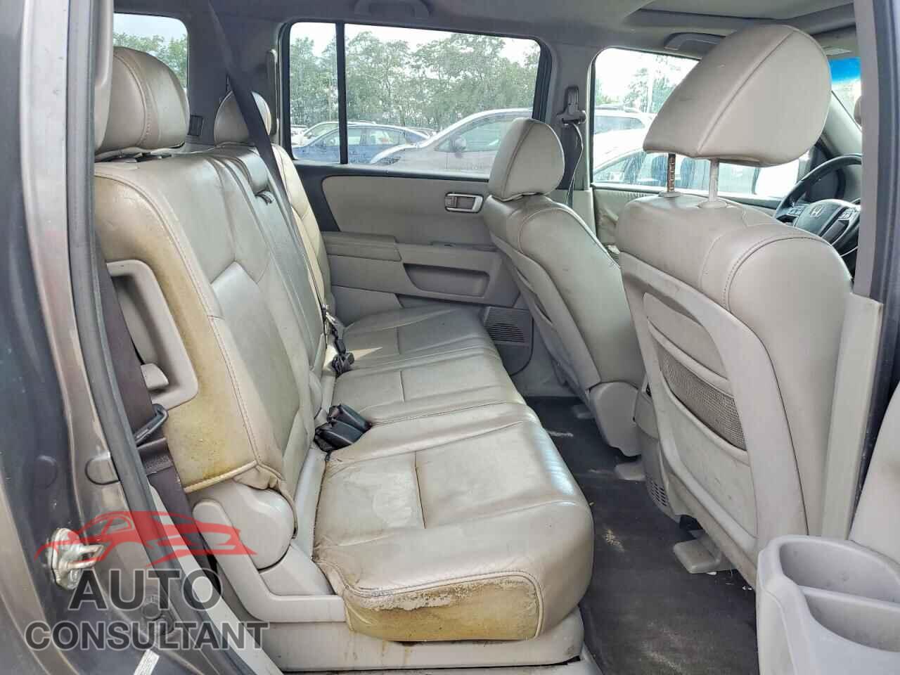 HONDA PILOT 2011 - 5FNYF4H59BB015092