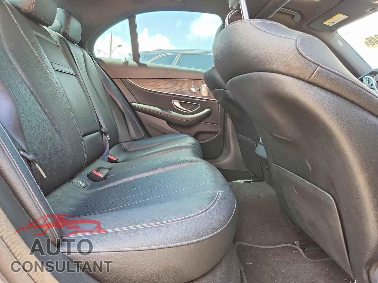 MERCEDES-BENZ E-CLASS 2019 - WDDZF4JB5KA515866