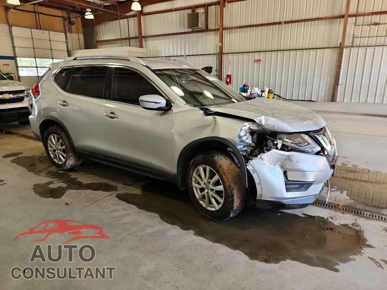 NISSAN ROGUE 2017 - KNMAT2MT8HP612834