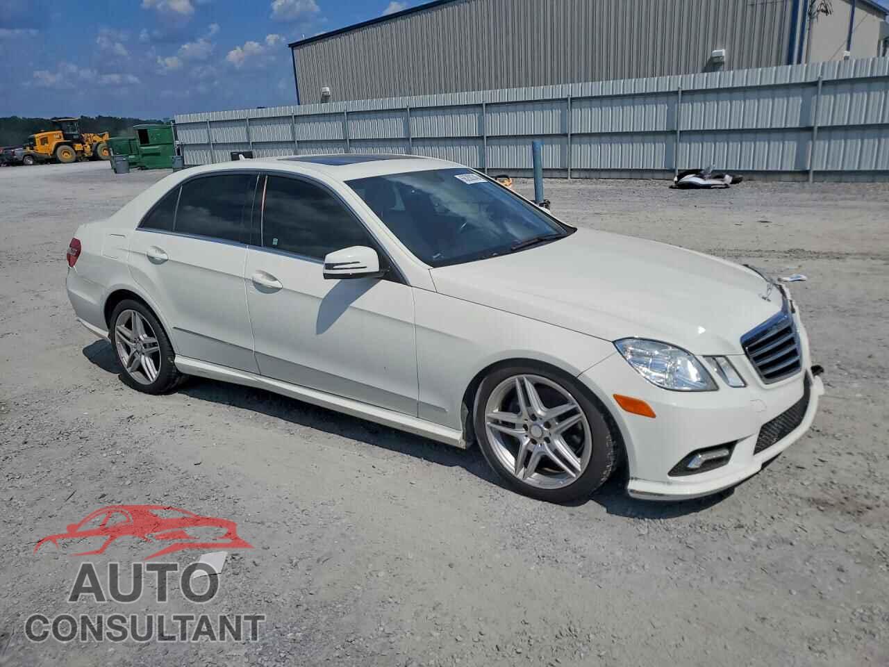 MERCEDES-BENZ E-CLASS 2011 - WDDHF5GB8BA400669