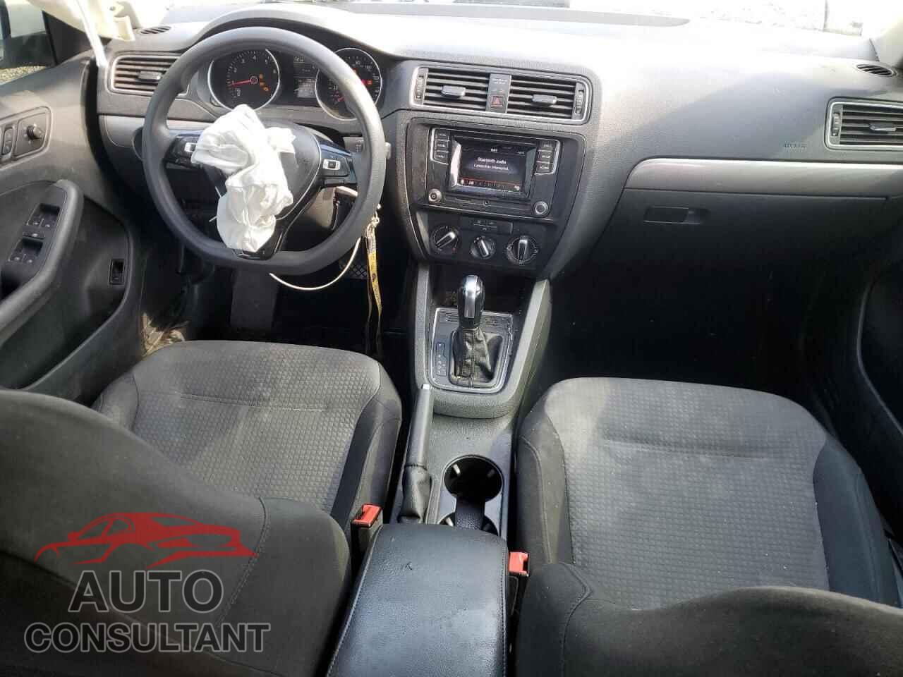 VOLKSWAGEN JETTA 2017 - 3VW2B7AJ5HM350944
