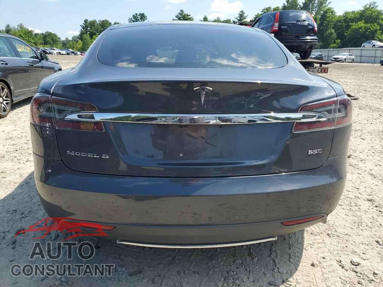 TESLA MODEL S 2015 - 5YJSA1E28FF109323